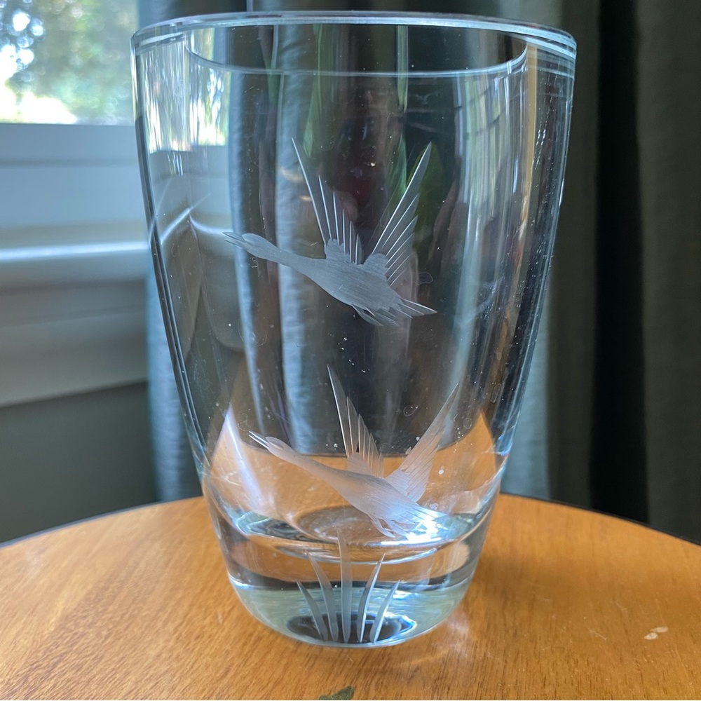 Strombergshyttan Vase Ducks Flying Swedish Crystal Scandinavian 4.75” Birds EUC